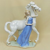 VS-80 Девушка с лошадью