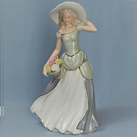 HW-57gr Девушка в шляпе и цветами