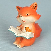 EV18111A Лисёнок с книжкой