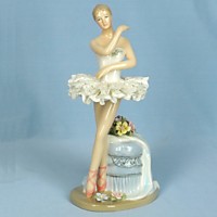 CG04-01 Балерина с кружевной пачкой