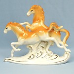 B664br Лошади на аллюре